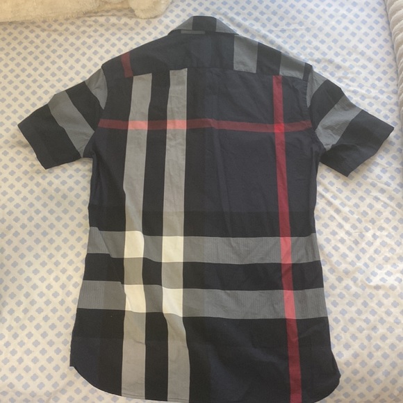 COPY - Burberry short sleeve button down shirt - Picture 3 of 4